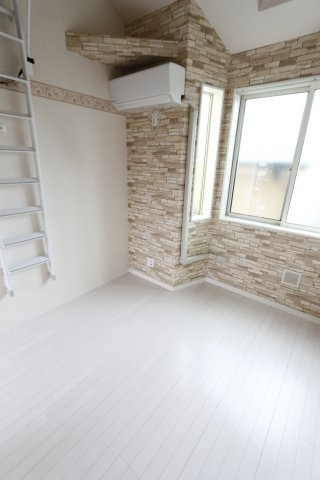 プレミアリラガーデン鶴見仲通の居間・リビング|同タイプ参考写真です。