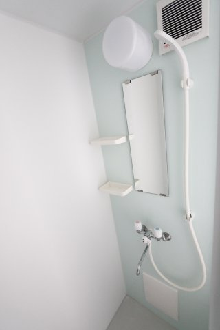 プレミアリラガーデン鶴見仲通の浴室|同タイプ参考写真です。