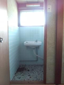 【洗面所】 | 下滝駅前戸建 | 離れ洗面