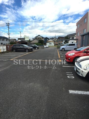 【駐車場】 | アビテナポール | 車をお持ちの方に嬉しい駐車場付きの物件です