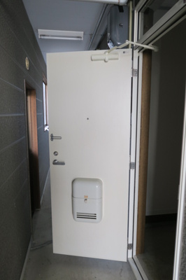 【玄関】 | メープルハイム