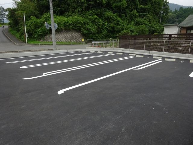 ファイン　ヴィラ　Ⅲ　Ｂの駐車場