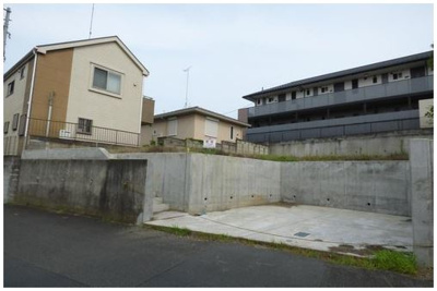 【外観】 | 茅ヶ崎市室田３丁目　売地 | 敷地は高くなっており、日当たり良好です♪