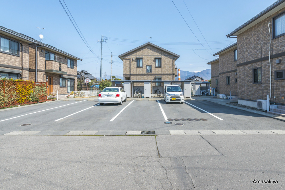 ピュアライフの駐車場|駐車場