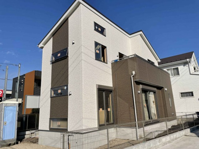 【外観】 | My Life Home SHONANDAI 湘南台6丁目-新築1号棟 | 外観の色味もメリハリがあって素敵です！完成まであと少し！