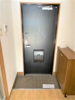 ベルメゾン一須賀Ⅰ号館の玄関|イメージ画像になります