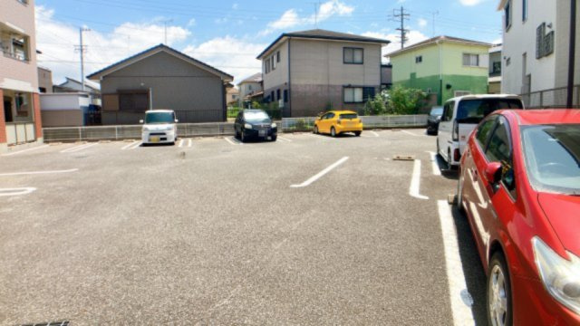 バローネＴの駐車場