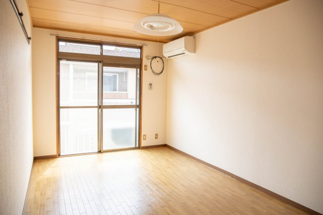 メゾンヤマモトの洋室