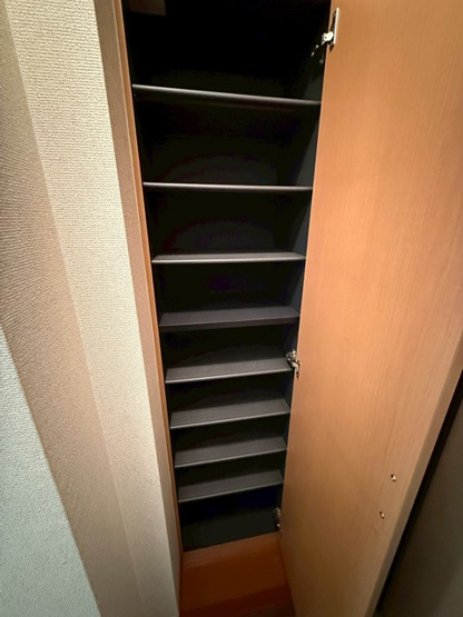 【玄関】 | Ｔ・メゾンリビエール | シューズボックス付きで玄関すっきり片付きます！お客様もスムーズにお出迎えできますね♪