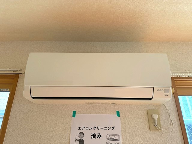 【設備】 | Ｔ・メゾンリビエール | 暑い夏や寒い冬に大活躍のエアコン付きです☆冷暖房完備で1年中快適に過ごせます♪