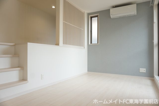 熊本市中央区琴平２丁目のアパートの居間・リビング