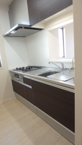 シャーメゾン宝殿のキッチン|写真は同タイプ別室