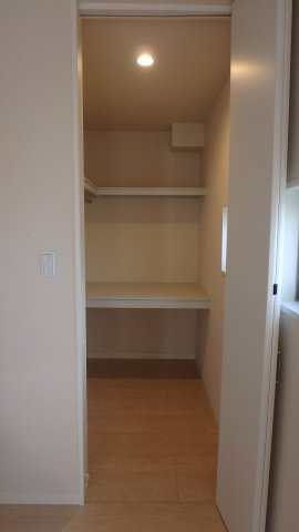 シャーメゾン宝殿の収納|写真は同タイプ別室