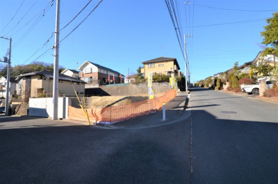 【前面道路含む現地写真】 | 【整形地！】荏田南４丁目【２区画】Ａ区画