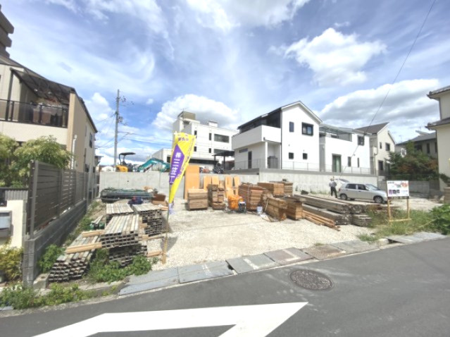 グラッド・タウン　中野３丁目　２期の前面道路含む現地写真|■全２区画で残り１区画！！土地は３８坪と広いですよ♪♪