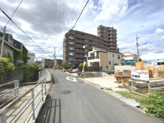 グラッド・タウン　中野３丁目　２期の前面道路含む現地写真|■すぐ近くに交番があり、いざとゆう時に便利ですね♪♪