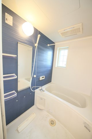 ブルーコスモの浴室