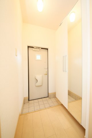 ブルーコスモの玄関