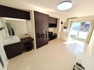 【居間・リビング】 | TOMY | 同タイプ室内※家具等の配色が実際とは異なる場合があります