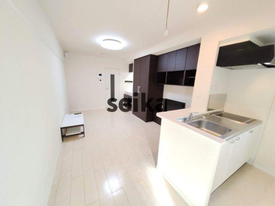 【内装】 | TOMY | 同タイプ室内※家具等の配色が実際とは異なる場合があります