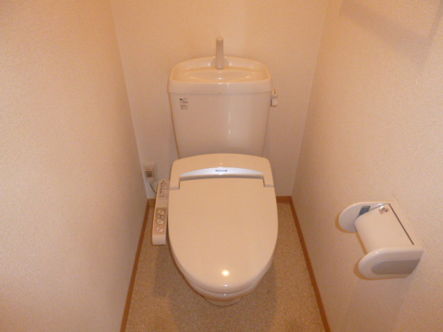 エルドラードBのトイレ|シャワー付きトイレ