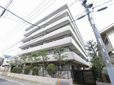 【外観】 | 東急ドエル・アルス上大岡 | 京急本線「上大岡」駅徒歩12分、ブルーライン「弘明寺」駅徒歩8分と好立地。
通勤時間の短縮でご家族と過ごす時間を増やす事が出来ます。