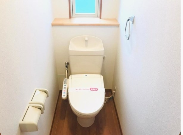 サニーヒルズのトイレ|落ち着いた色調のトイレです