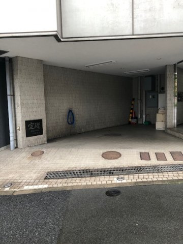 新宿区四谷４丁目の事務所の駐車場