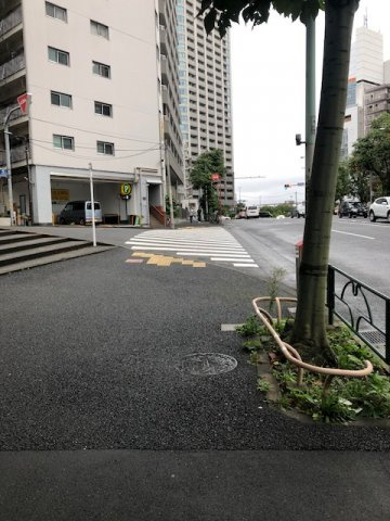 新宿区四谷４丁目の事務所の周辺