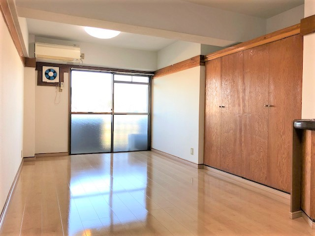 シャローム山城の洋室