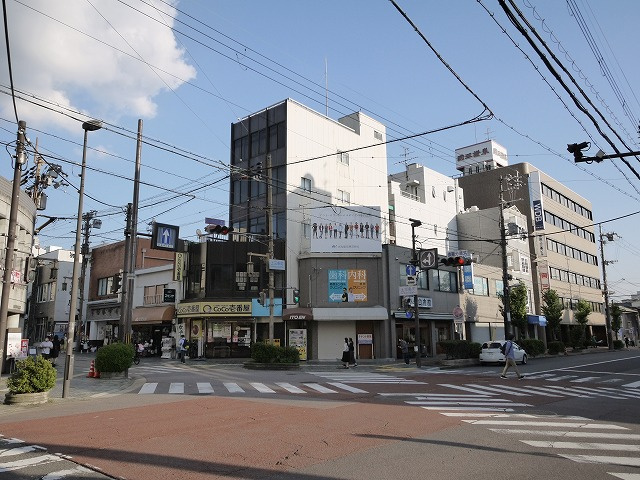 三条ビルの外観