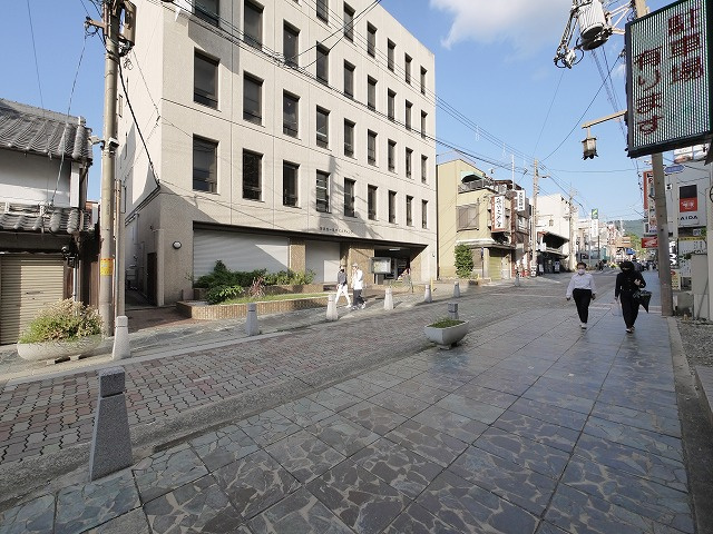 三条ビルの周辺