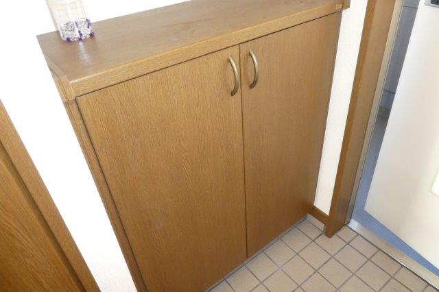 ロイヤルハイツ692の内装|シューズボックス