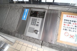 【エントランス】 | セキュリティー面でも安心のオートロックを完備♪