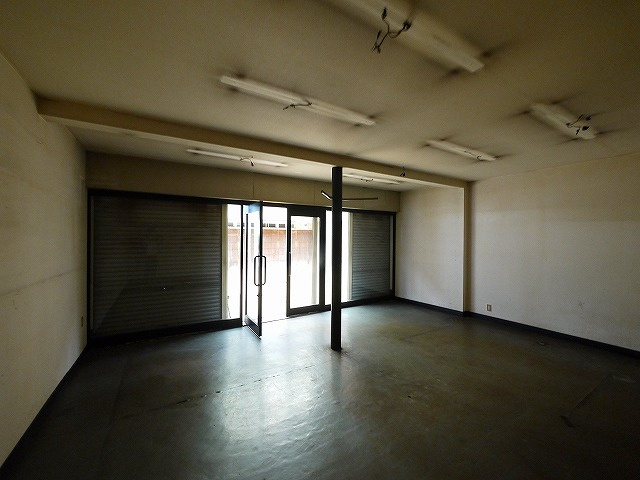 天理三島本通り店舗（三島町）の内装