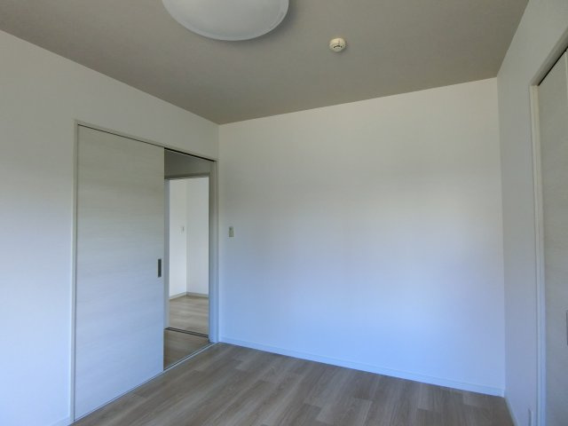 サングリーンB棟の洋室