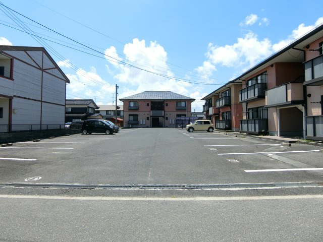 サングリーンB棟の駐車場