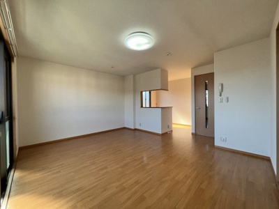 【居間・リビング】 | メゾンソレーユA棟