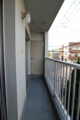 垂水農住団地５号棟のバルコニー