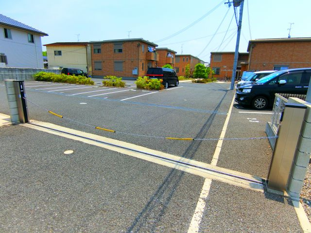 ラセーベの駐車場