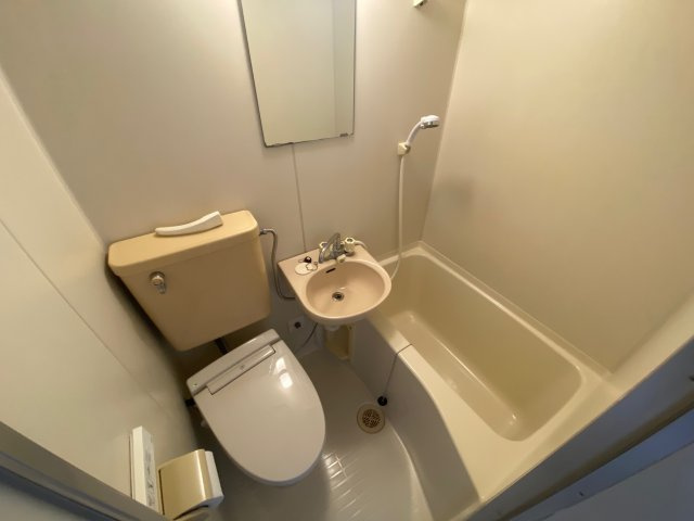 野村学生マンションの浴室