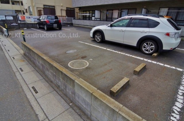 ハーモニーハイツの駐車場