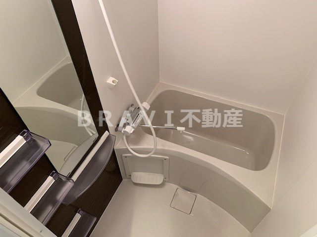 SERENiTE本町reflet（セレニテ本町ルフレ）　BRAVI不動産の浴室|【セレニテ本町ルフレ】落ち着いた空間のお風呂です