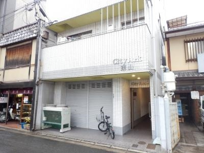 シティアーク東山のエントランス