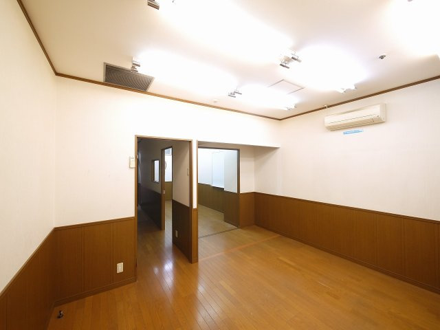 トミオプラザの内装