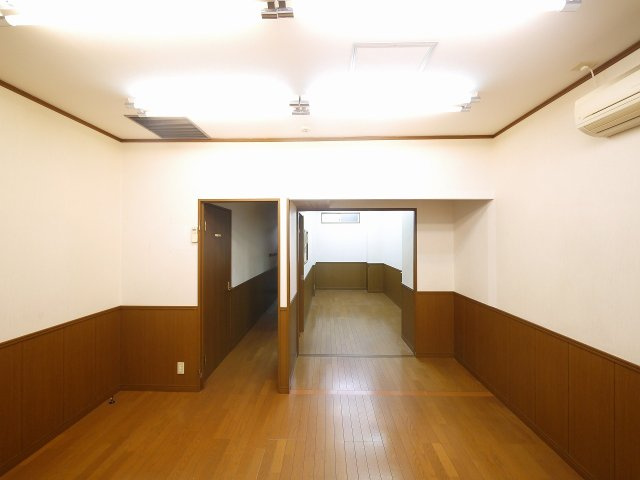 トミオプラザの内装