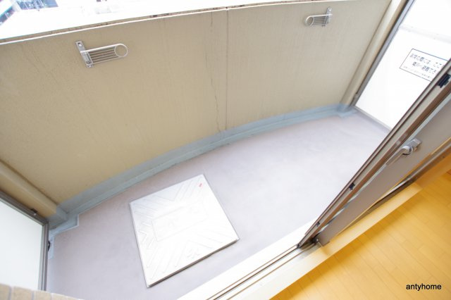 ライブコート北梅田　仲介手数料無料のバルコニー