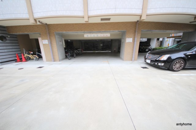 ライブコート北梅田　仲介手数料無料の駐車場