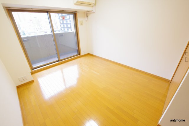 ライブコート北梅田　仲介手数料無料の寝室