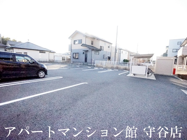 ボヌールの駐車場